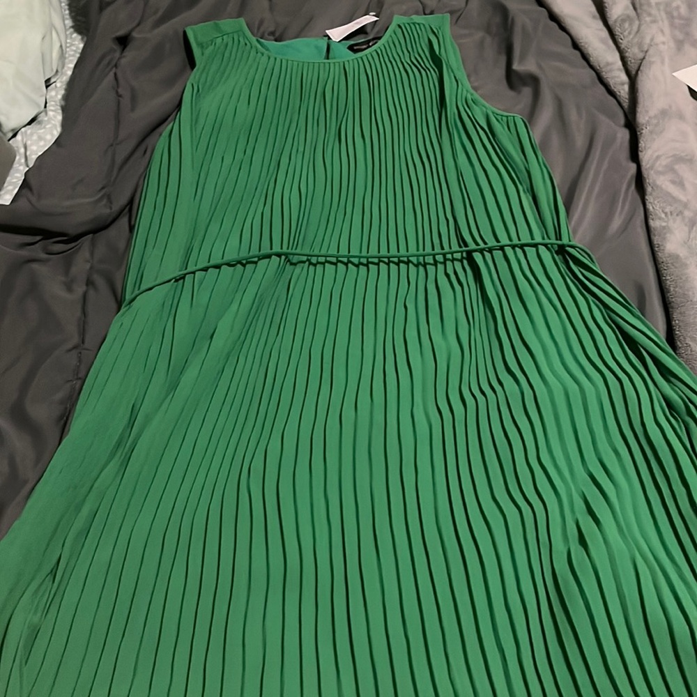 NWT Banana Republic Pleated Green Dress